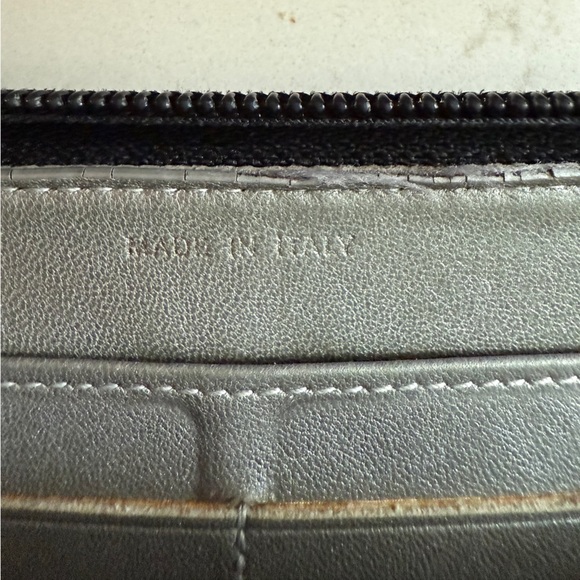 Chanel Camellia Zipper Wallet Bag Black - Picture 12 of 15